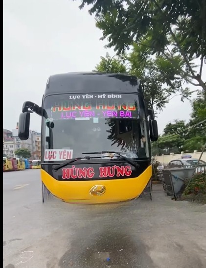 Xe Hùng Hưng Mặt trước xe Giường nằm 40 chỗ