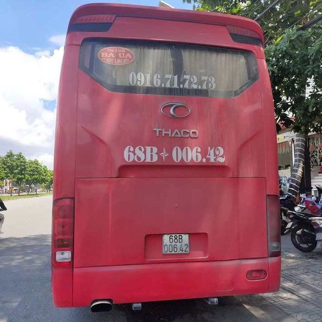 Xe Tuyết Nhung Mặt sau xe Giường nằm 41 chỗ