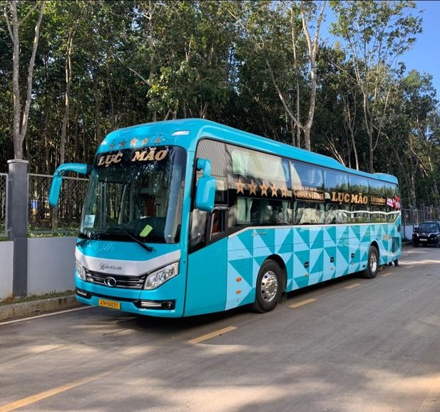 Xe Lục Mão Mặt trước xe Bên hông xe Limousine 34 Phòng