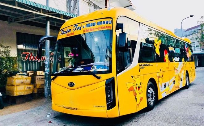 Xe Lovabus Mặt trước xe Limousine giường nằm 34 chỗ PIKACHU