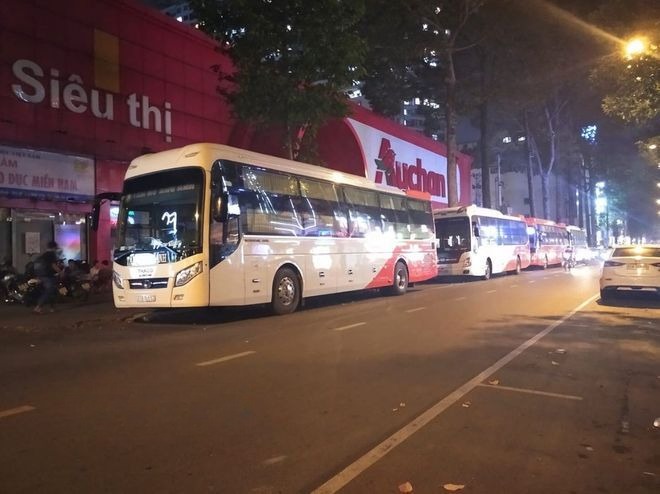 Xe Lovabus Bên hông xe Mặt trước xe Giường Đơn 46 chỗ