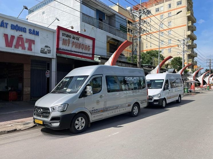 Hoàng Gia Bus Limousine