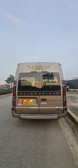 Xe Việt Ngân Luxury Limousine Mặt sau xe Limousine 9 chỗ