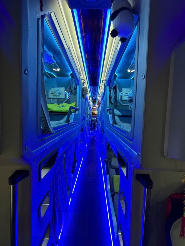 Xe Lovabus Nội thất Tiện ích Giường nằm Limousine 22 phòng