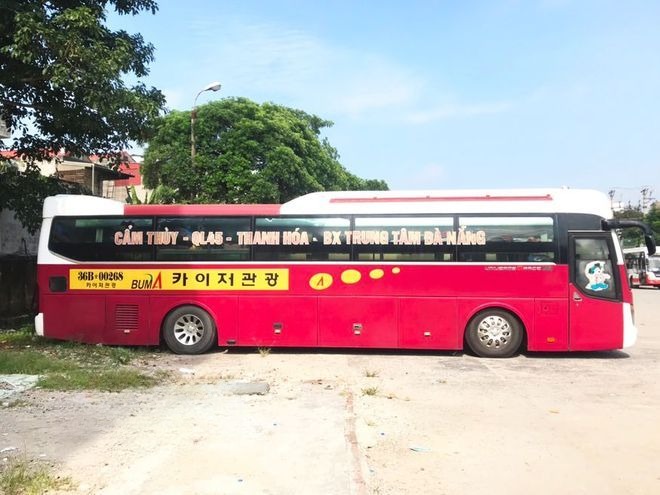 Xe Tuấn Thành Bên hông xe Giường nằm 41 chỗ