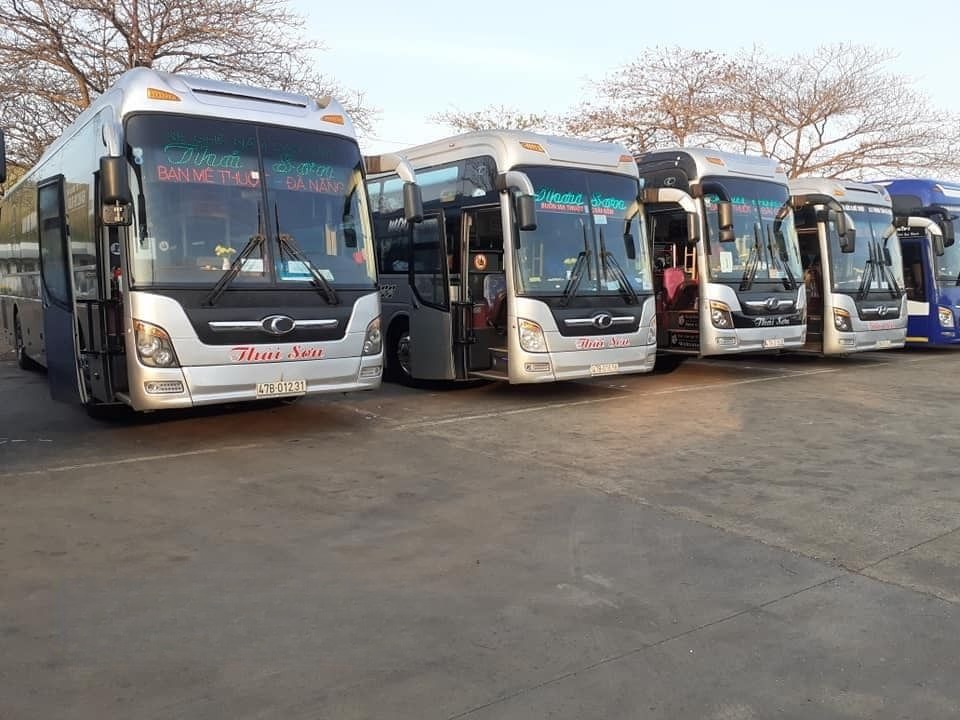 Xe Thái Sơn Mặt trước xe Limousine 24 Phòng