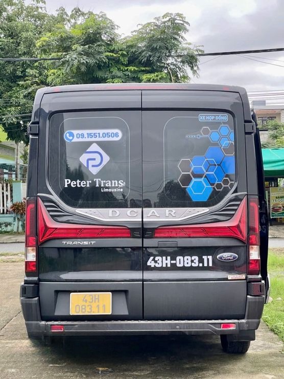 Xe Peter Limousine Mặt sau xe Limousine 9 chỗ