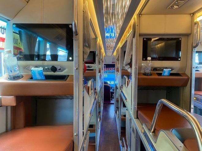 Xe Quốc Phát Nội thất Tiện ích Limousine 34 giường