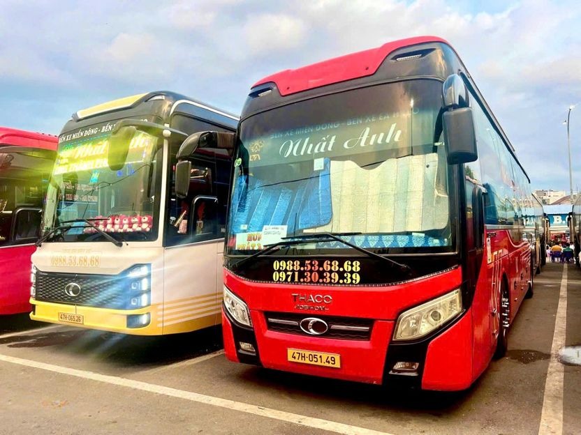 Xe Nhất Anh Mặt trước xe Bên hông xe Limousine 34 Phòng
