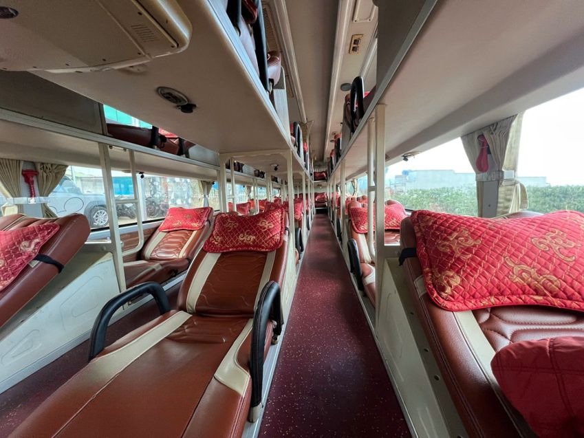 Xe Lux Express Tài Phát Giường nằm Tiện ích Nội thất Limousine 34 Phòng
