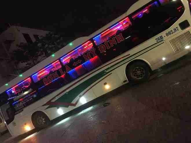 Xe Toàn Điệp (Sơn La) Bên hông xe 