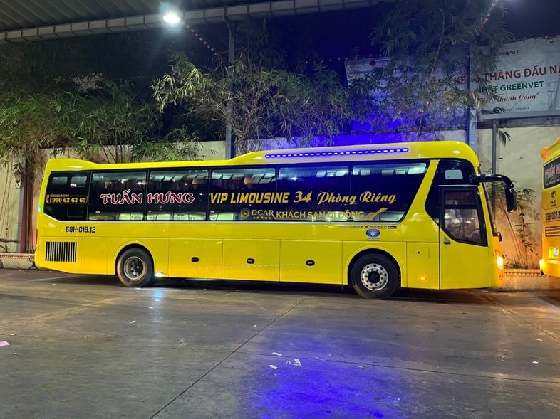 Xe Tuấn Hưng Mặt trước xe Mặt sau xe Bên hông xe Giường nằm Nội thất 