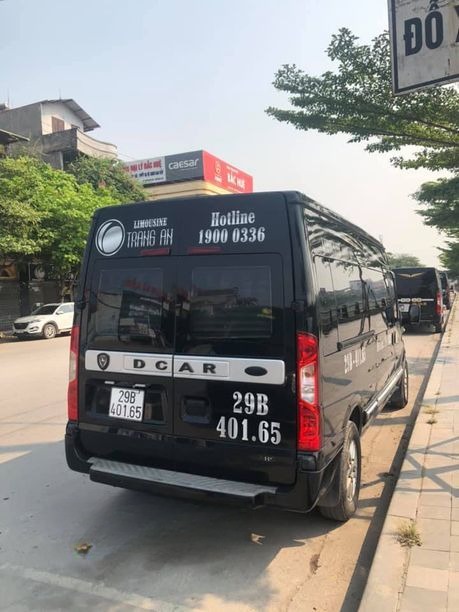 Xe Tràng An Limousine Mặt sau xe 