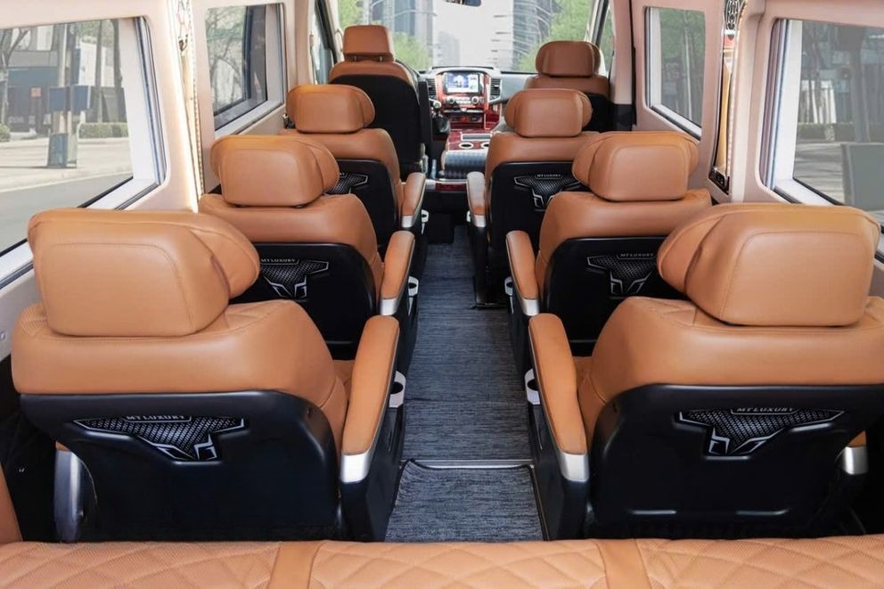 Xe Anh Huy Đất Cảng Tiện ích Nội thất Ghế ngồi Limousine 11 chỗ 