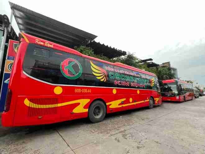 Xe Kim Định Mặt sau xe Giường nằm 41 chỗ