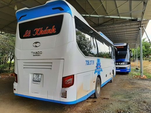 Xe Lovabus Mặt sau xe Bên hông xe Ghế ngồi 28 chỗ THACO