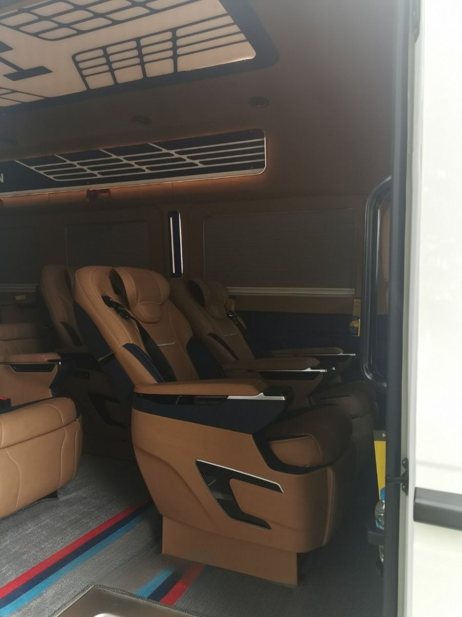 Xe Lovabus Ghế ngồi Tiện ích Nội thất Limousine 9 chỗ Economy