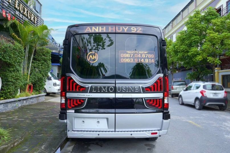 Xe Anh Huy 92 Limousine Mặt sau xe 