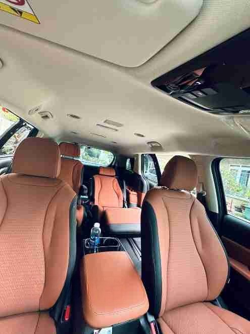 Xe Hoàng Vũ Limousine Nội thất Kia Carnival 6 chỗ vip