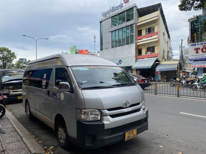 Xe Lovabus Mặt trước xe Bên hông xe Ghế ngồi 16 chỗ