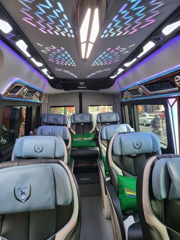 Xe Rạng Đông Ghế ngồi Tiện ích Nội thất Limousine Ghế Massage 11 chỗ