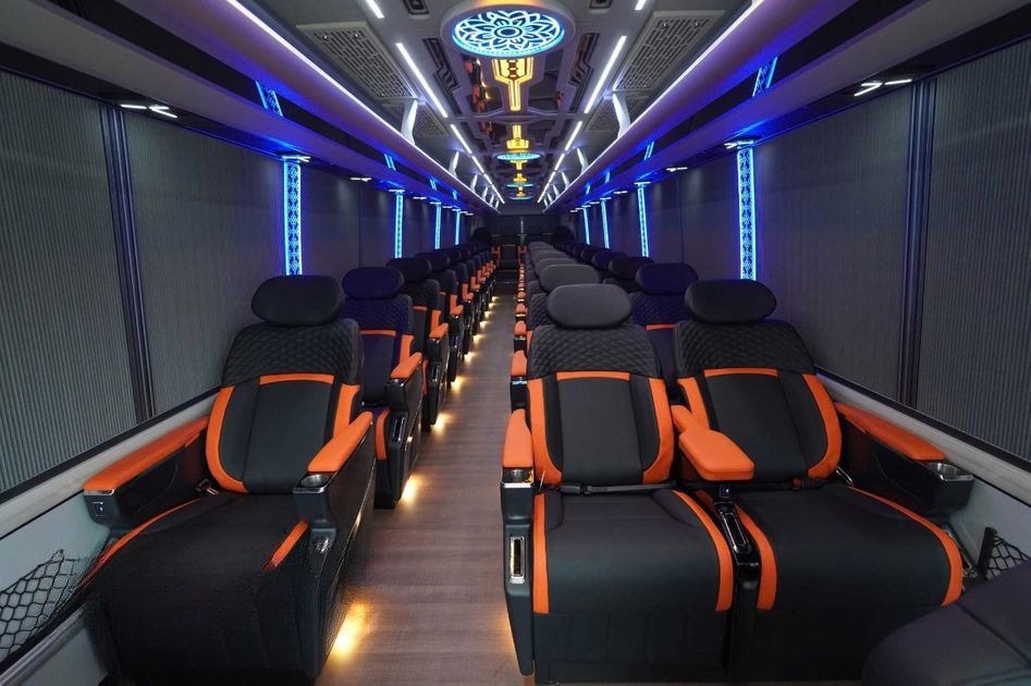 Xe Trọng Thủy Limousine Ghế ngồi Tiện ích Nội thất Limousine 29 chỗ VIP (Massage)