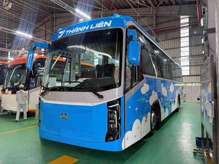 Xe Thành Liên Buslines Mặt trước xe Bên hông xe Limousine 22 Phòng Đôi G (WC)
