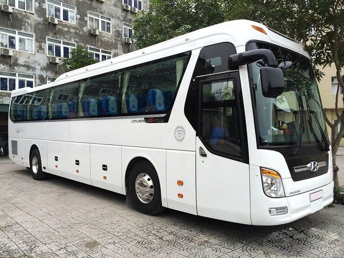 Xe Ninh Bình Discovery Bus Bên hông xe