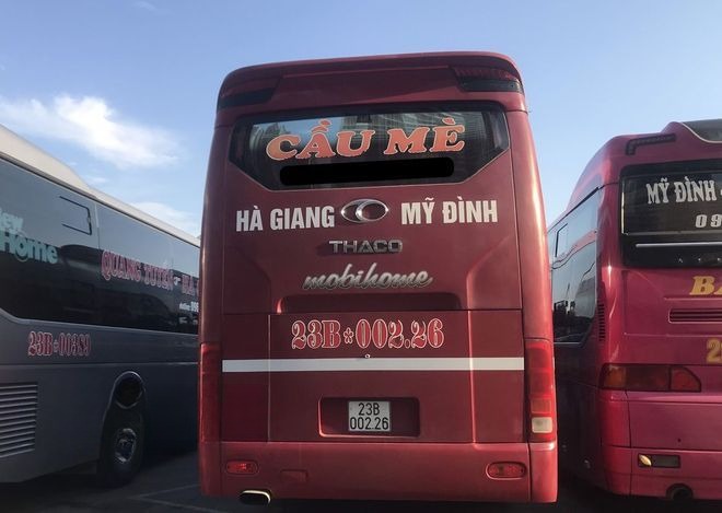 Xe Cầu Mè Mặt sau xe Giường nằm 41 chỗ