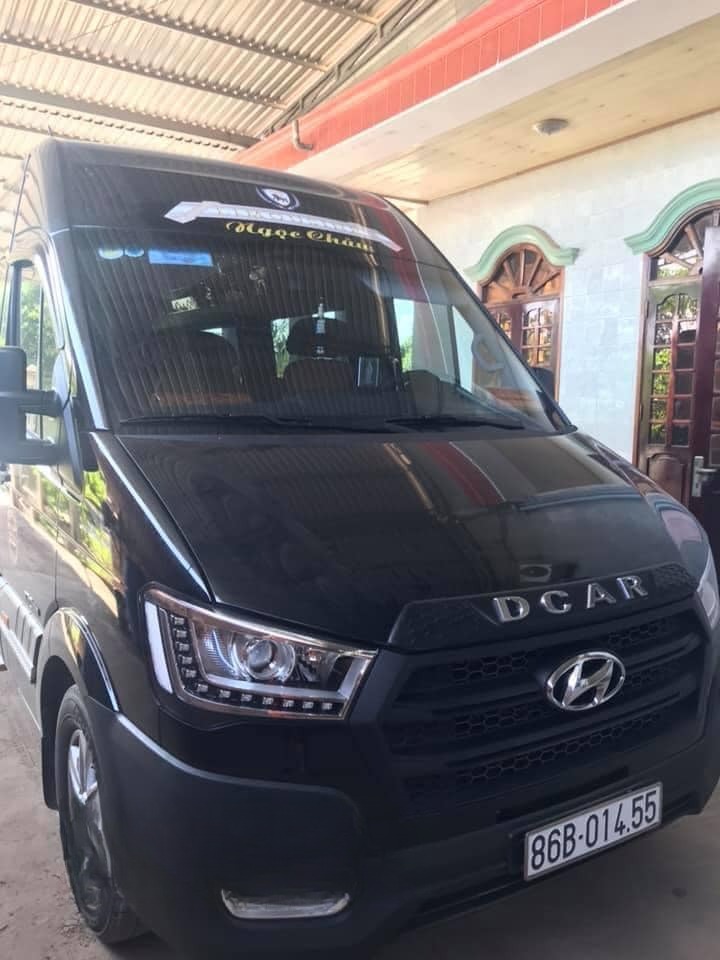 Xe Ngọc Châu Mặt trước xe Limousine 11 chỗ
