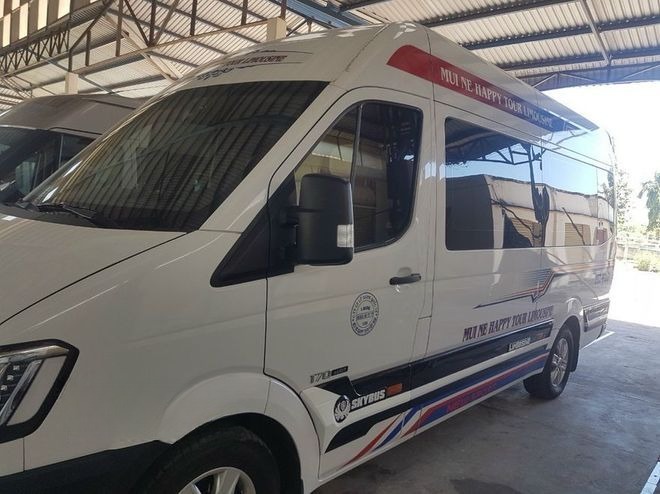 Xe Mũi Né Happy Tour Limousine  undefined