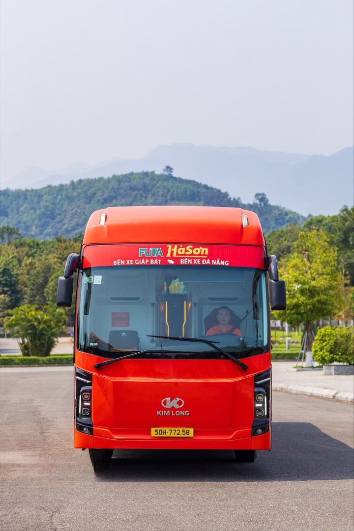 Xe Futa Hà Sơn Mặt trước xe Limousine 24 chỗ
