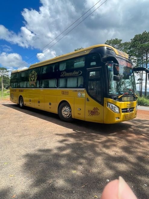 Xe Tuấn Trung Bên hông xe Limousine 34 giường