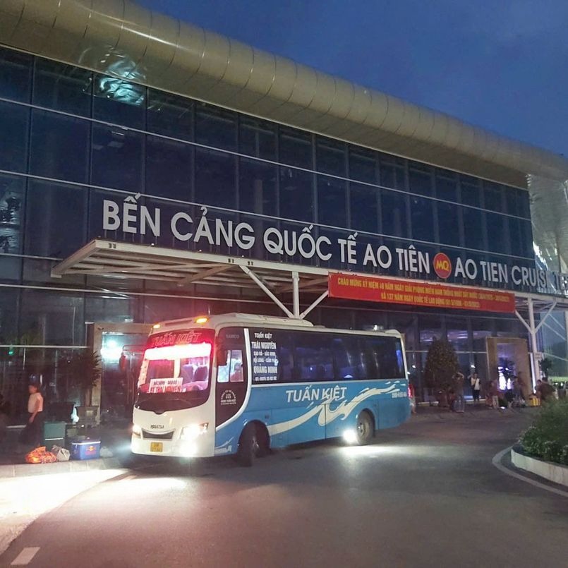 Xe Tuấn Kiệt (Thái Nguyên) Bên hông xe Ghế ngồi 28 chỗ