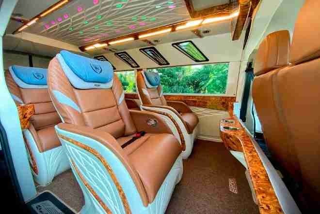 Xe Thảo Hồng Ghế ngồi Tiện ích Nội thất Limousine 9 chỗ