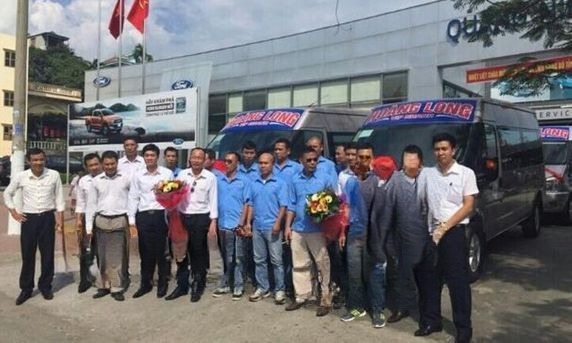 Ghế ngồi 16 chỗ Hoàng Long Vip Bus