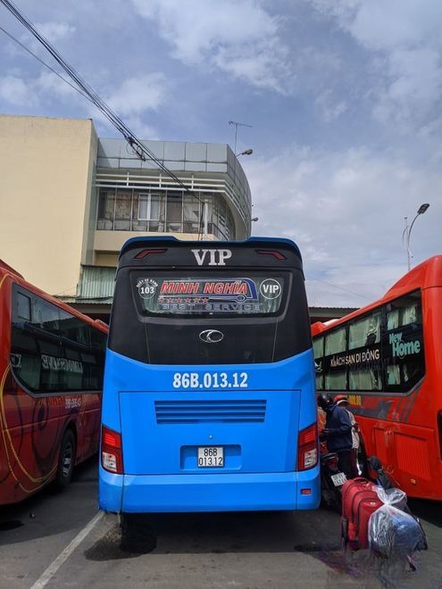 Xe Lovabus Mặt sau xe Limousine giường phòng 22 chỗ