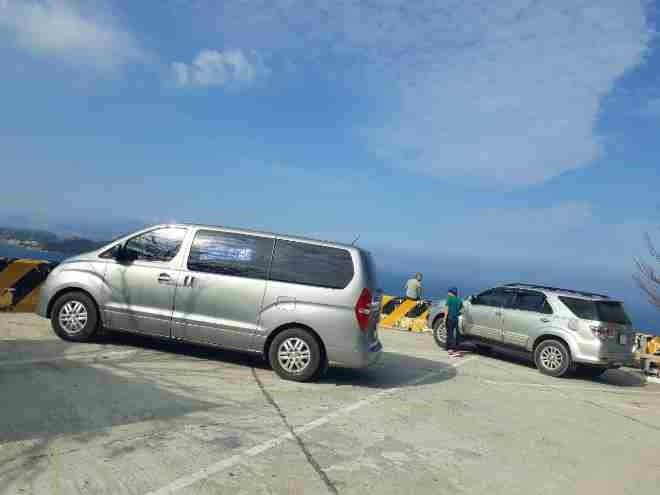 Xe BLao Tour Bên hông xe Ghế ngồi Starex 8 chỗ 