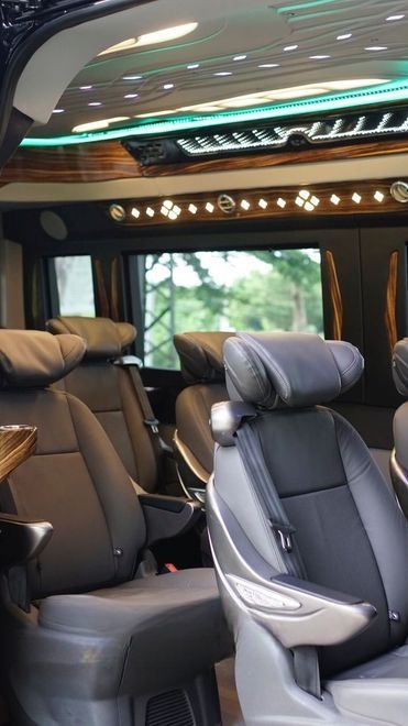 Xe Hương Khuê Nội thất Tiện ích Limousine 12 chỗ