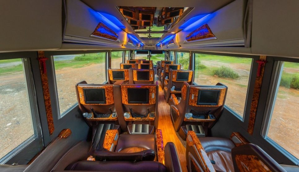 Xe Ninh Bình Travel Nội thất Limousine 18 chỗ
