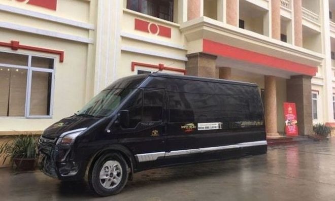 Limousine 9 chỗ VIP Sapa Hello