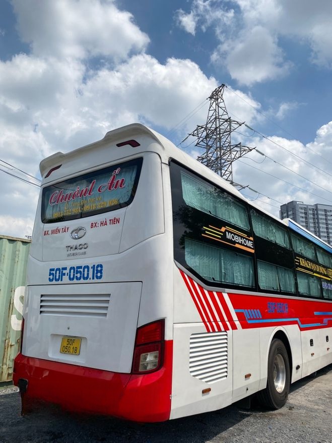 Xe Chuônl Ẩn Mặt sau xe Bên hông xe Limousine 34 Phòng
