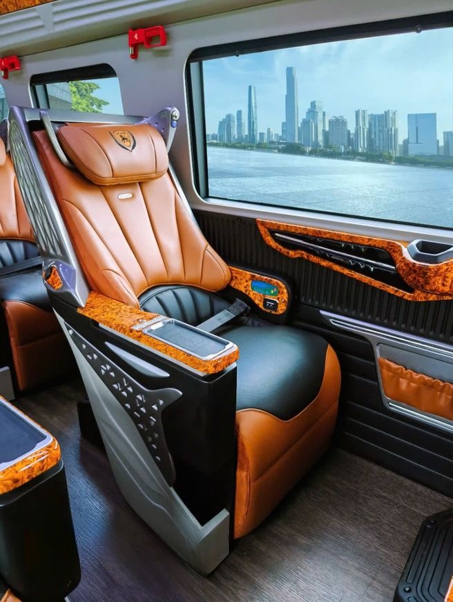 Xe Thành Thuỷ ( Huế ) Ghế ngồi Tiện ích VIP Limousine 9 chỗ