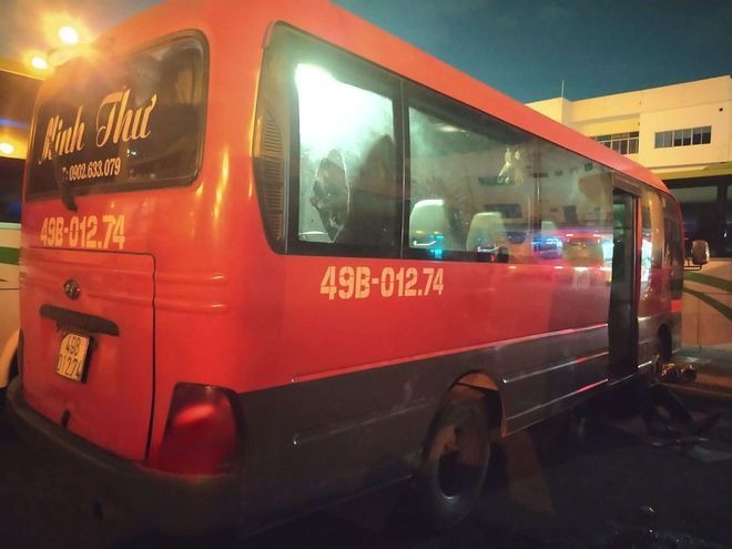 Xe Minh Thư Bên hông xe Mặt sau xe Ghế ngồi 28 chỗ