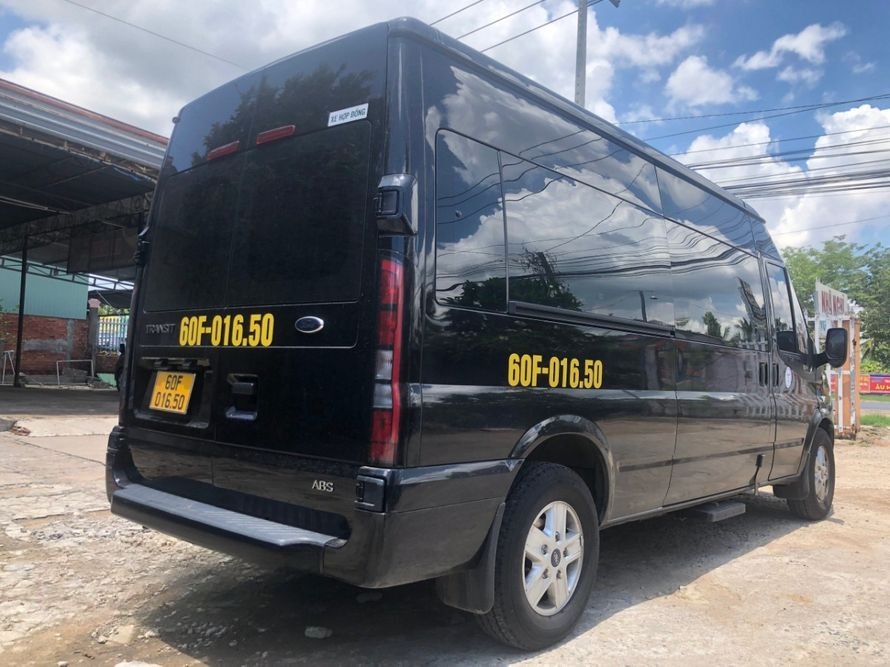 Xe An Bình (Đồng Nai) Mặt sau xe Bên hông xe Limousine 9 chỗ