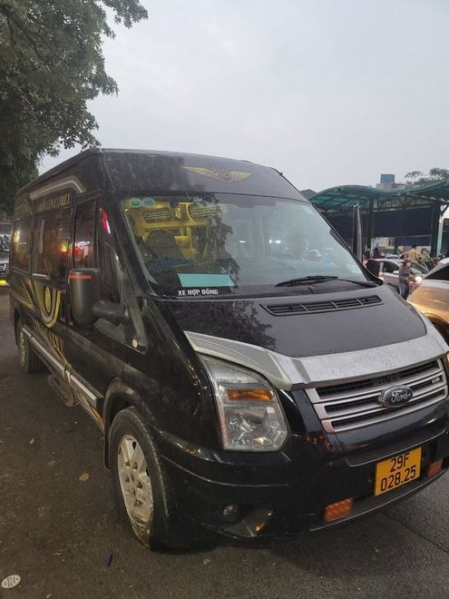 Xe Sapa Dragon Express Bên hông xe Limousine 9 chỗ