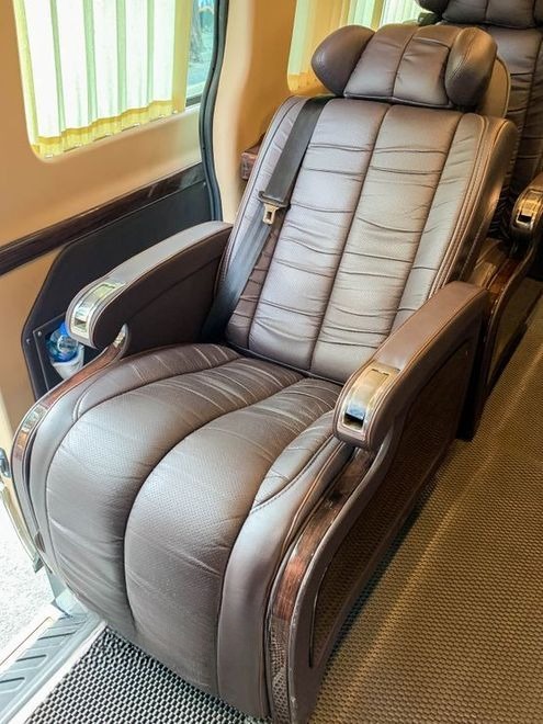 Xe G5Car Nội thất Tiện ích Ghế ngồi Limousine 9 chỗ