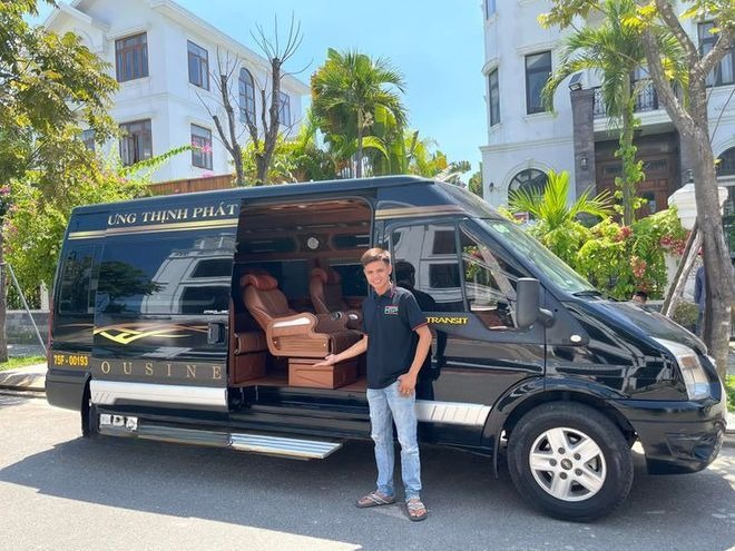 Xe Hưng Thịnh Phát Limousine Bên hông xe Limousine 9 chỗ VIP