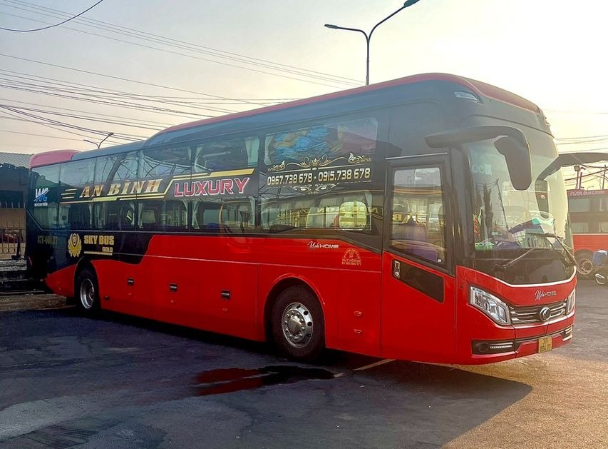 Xe An Bình (Quảng Bình) Bên hông xe Giường nằm 40 chỗ