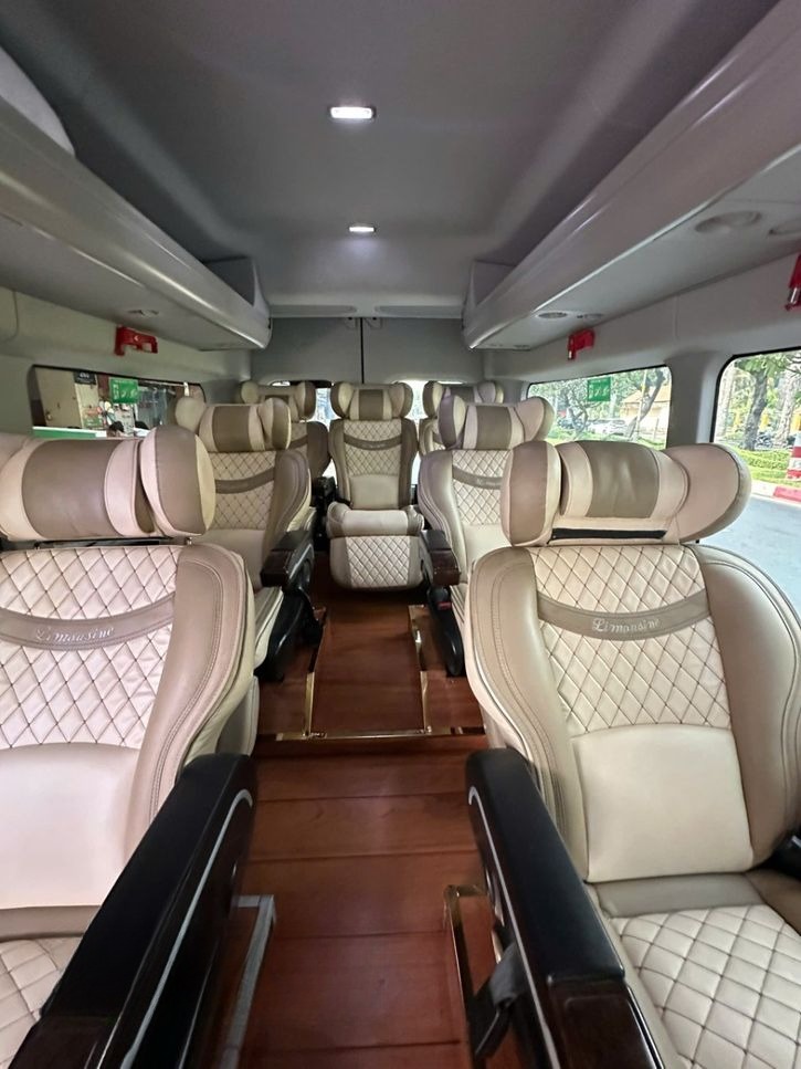 Xe Hoàng Dũng Cambodia Ghế ngồi Nội thất Tiện ích Limousine 9 chỗ